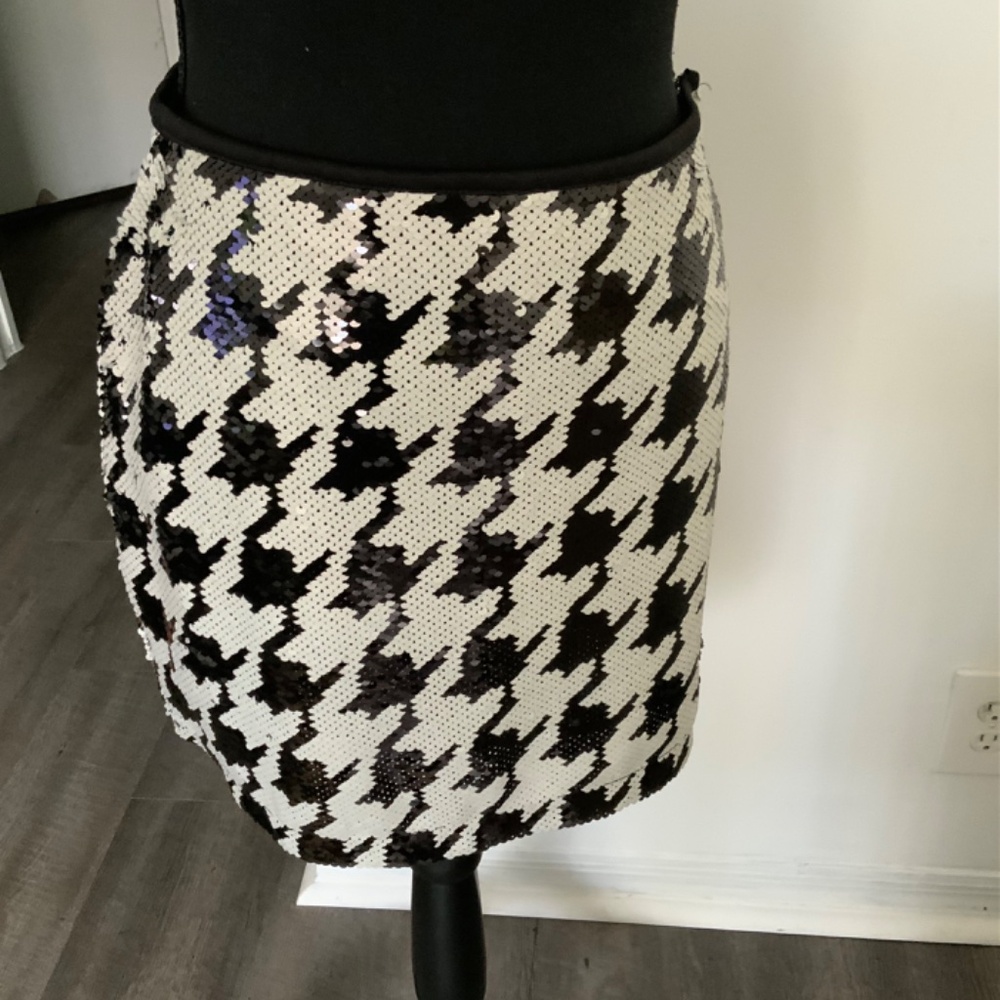 Lulus - Picture 3 of 7